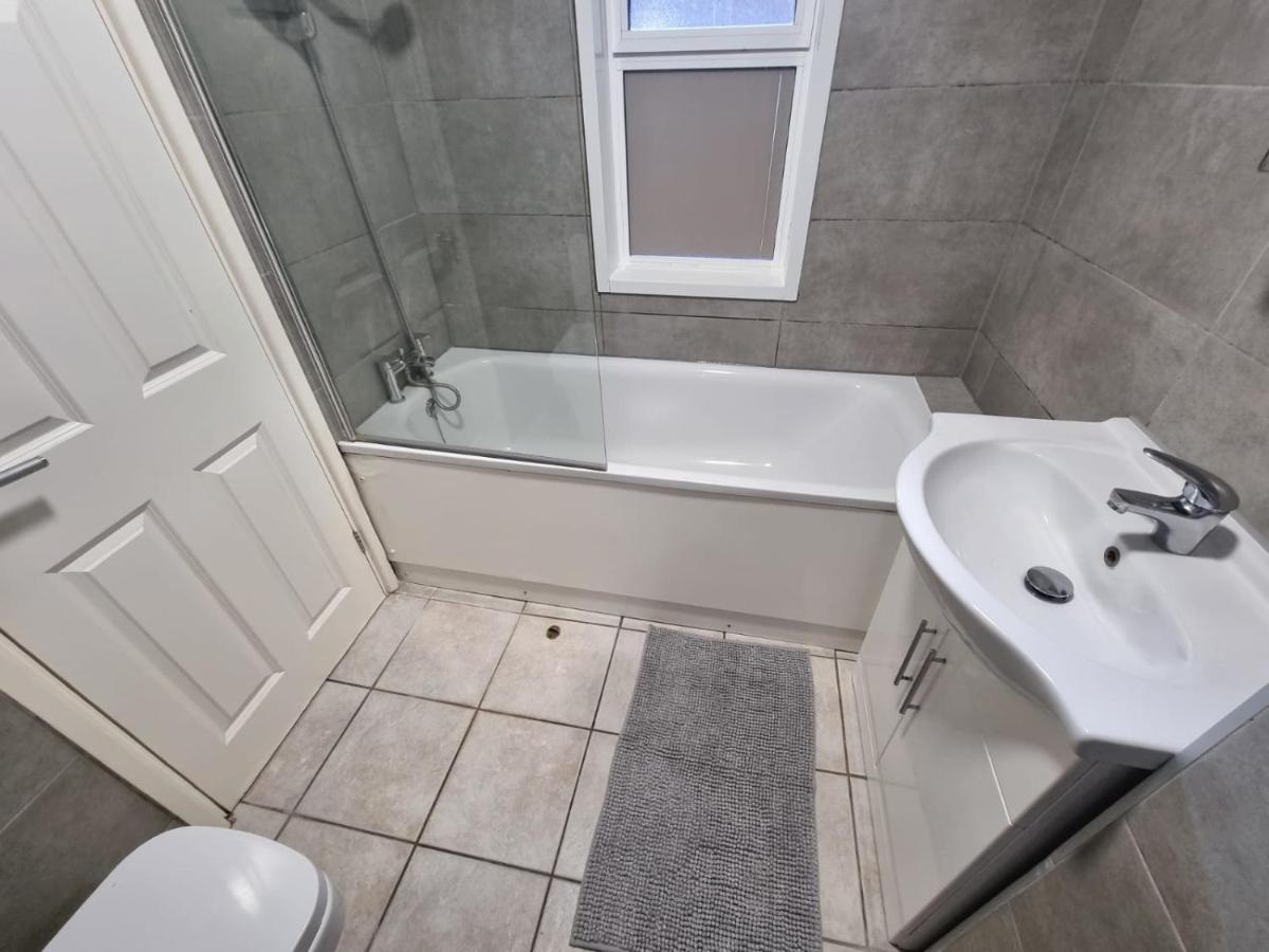 2 Bedroom Apartment In Kentish Town London Bagian luar foto